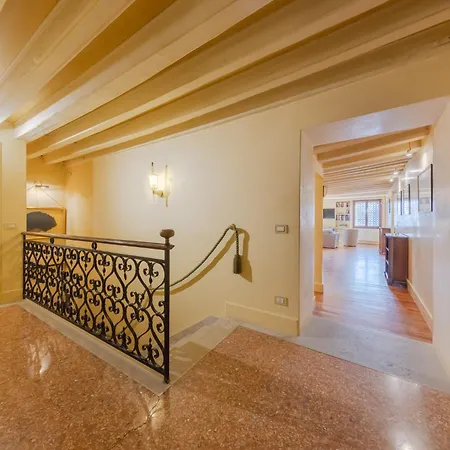 Apartment Ca' Emo Palazzo Sul Canal Grande Venedig