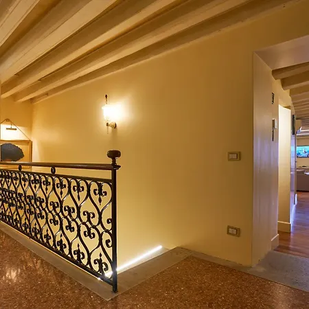 Lägenhet Ca' Emo Palazzo Sul Canal Grande *
